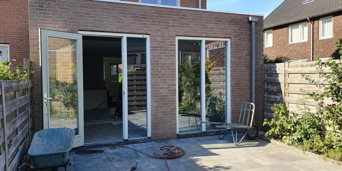 Thornton Le Moors Builders